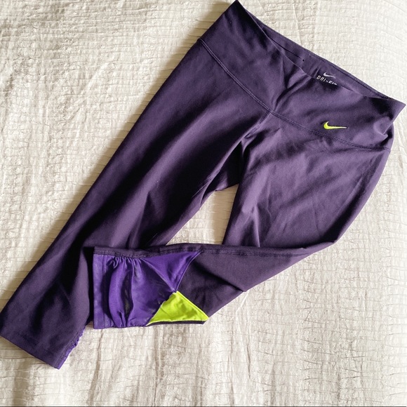 Nike Pants - Nike crop leggings